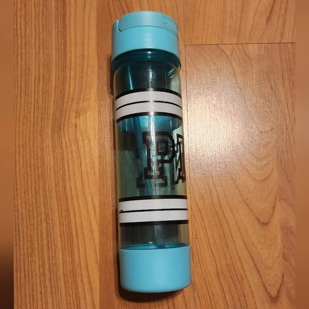 PINK VS Torquise Tumbler Like New!